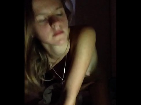 ❤️ هڪ ڇوڪري masturbates ۽ cums معياري فحش